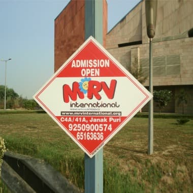 No Parking Board Advertising vs Hoardings: Which Wins for One Locality in 2026?